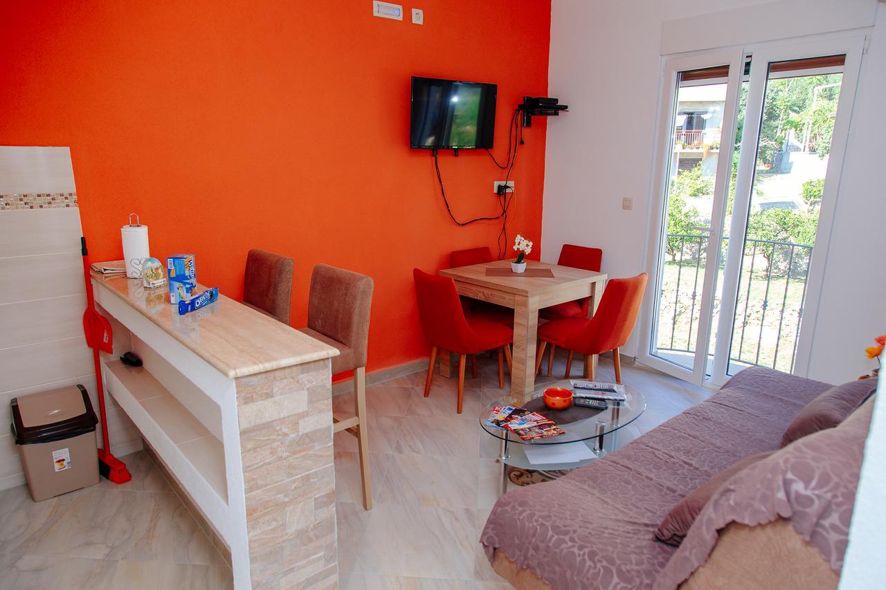 Apartmani Mozaici Risan Exterior photo